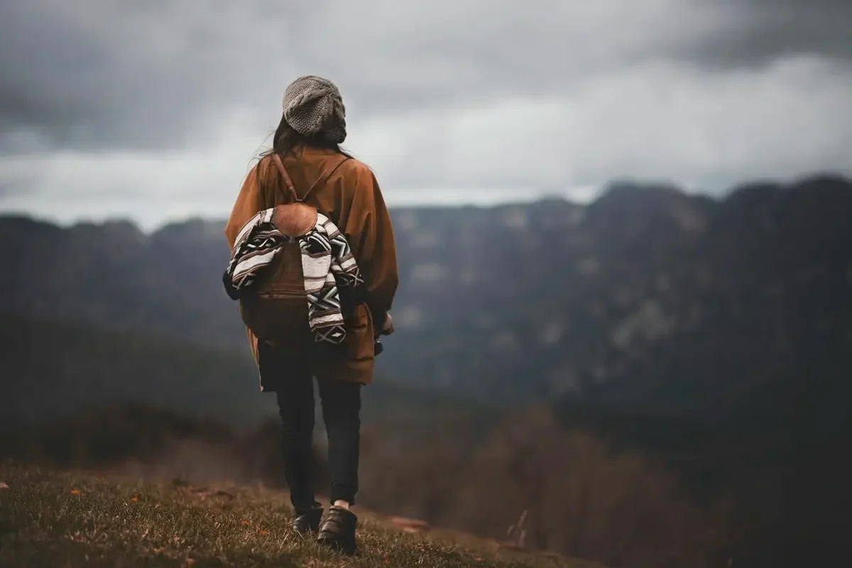 Solo-Travel-Safety-Tips-01