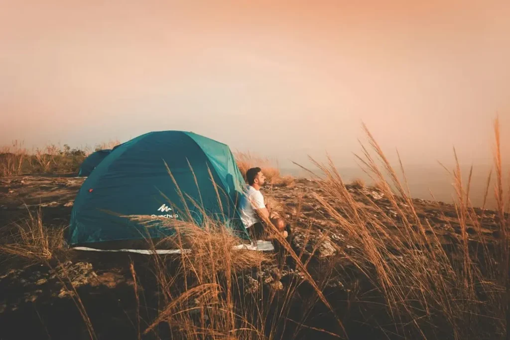 Solo-Travel-Safety-Tips-02